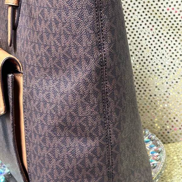 Michael Kors Jersey Signature Dark Brown and Tan Tote Approx. 16 x 11 x 6 - Picture 10 of 17